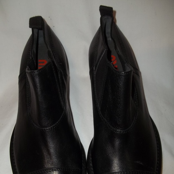 MIU MIU Black Leather Ankle Shootie Slip-On Shoes - Picture 3 of 8